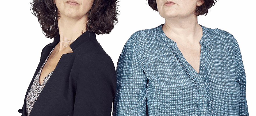 Aurélia Puchault et Agnès Lemaire comédiennes regard au loin